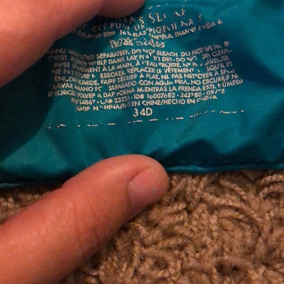 Victoria Secret Very Sexy Push up Bra! - Picture 3 of 4